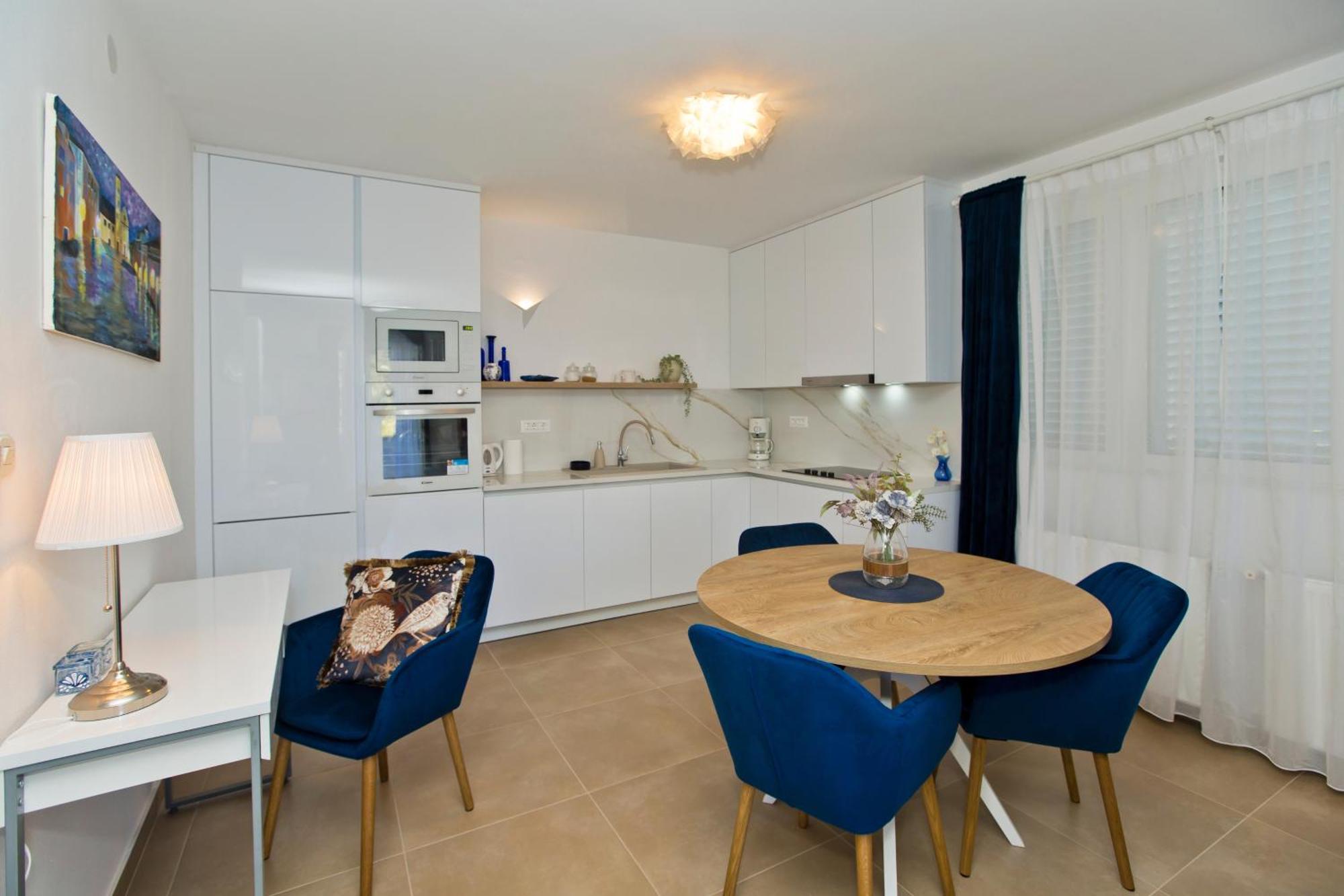 Apartments By The Sea Hvar - 10430 흐바르 객실 사진